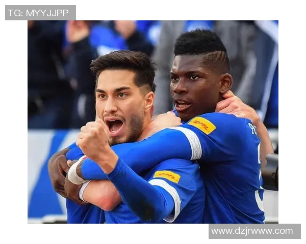 沙尔克04豪取德甲胜利，轻取汉诺威队强势表现势不可挡